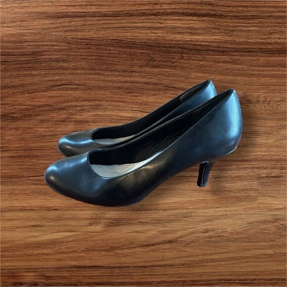 easy street Shoes - Easy Street Passion Round Toe Black Point Heel Pumps Black Closed Toe NEW 8.5 W